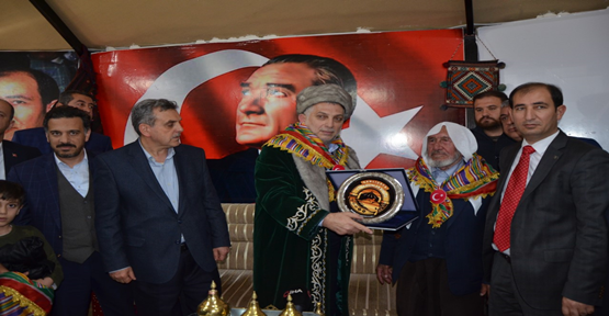 Metin Külünk Türkmen Çadırını Ziyaret Edip AK Parti'ye Destek İstedi