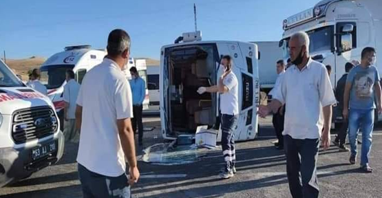 Urfa'da işçi servisi kaza yaptı, 14 yaralı