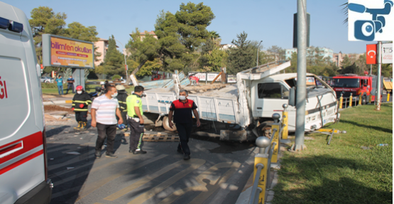 Urfa'da kamyonun freni boşaldı