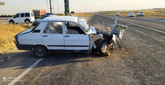 Urfa’da iki otomobil çarpıştı