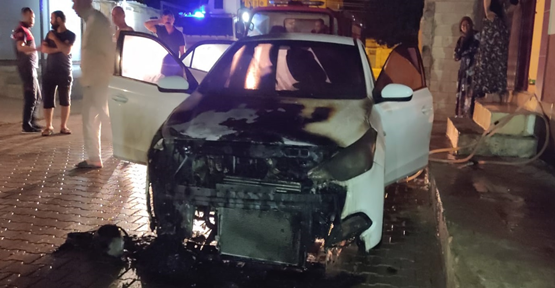 Viranşehir'de otomobil kül oldu