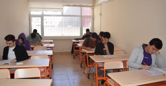 Gençler, Viranşehir Belediyesi İle Üniversite Hayallerine Kavuşuyor