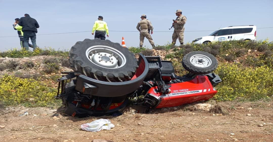 Suruç'ta traktör devrildi, Baba öldü, oğlu yaralandı