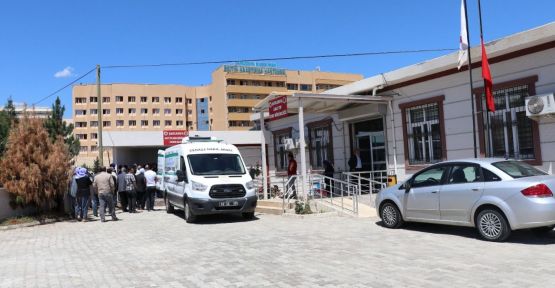 Eyyübiye'de traktör devrildi, 1 kişi öldü