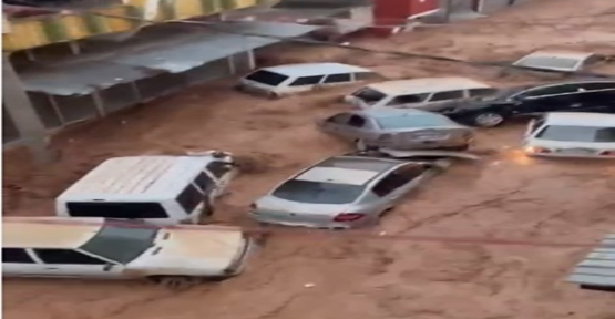Şanlıurfa’da evler, araçlar ve hastaneler sular altında kaldı