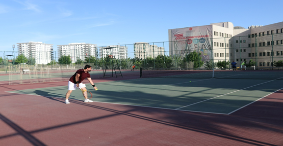 Şanlıurfa’da tenis turnuvasına yoğun ilgi