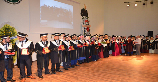 220 İlahiyatçı mezun oldu