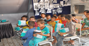 Urfa'da 700 Yetim Çocuğa Bayramlık Elbise Dağıtıldı