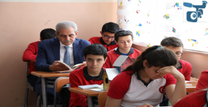 Başkan Demirkol, Öğrencilerle Birlikte Kitap Okudu