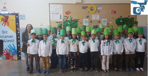 Cengiz Topel İlkokul Öğrencileri Okul Bahçesinde Fidan Dikti