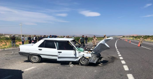 Urfa'da iki otomobil çarpıştı, 2 ölü, 4 yaralı