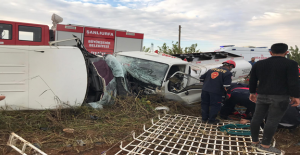 Şanlıurfa'da Minibüs İle Yakıt Yüklü Tanker Çarpıştı, 8 Yaralı
