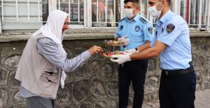 Büyükşehir, 65 Yaş Ve Üzeri Vatandaşları Bayramda Yalnız Bırakmadı