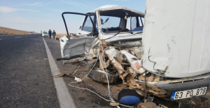 Urfa'da iki otomobil çarpıştı, 4 yaralı