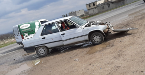 Urfa'da iki araç kafa kafaya çarpıştı, 4 yaralı