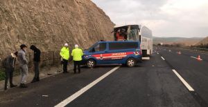Urfa"da yolcu otobüsü tırı çarptı, 3 ölü