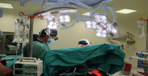 Şanlıurfa'da  Hastadan 9 Santimlik Kist Çıkarıldı