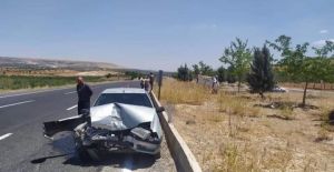 Bozova yolunda iki araç çarpıştı,  3 yaralı