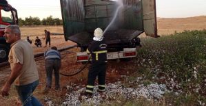Haliliye'de pamuk yüklü kamyon yandı