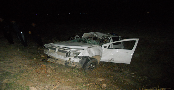 Urfa’da  araç şarampole devrildi, 4 yaralı